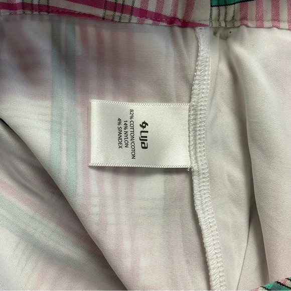 Lija
Golf Swing Skort.  NWT. Size 6 - Picture 8 of 11